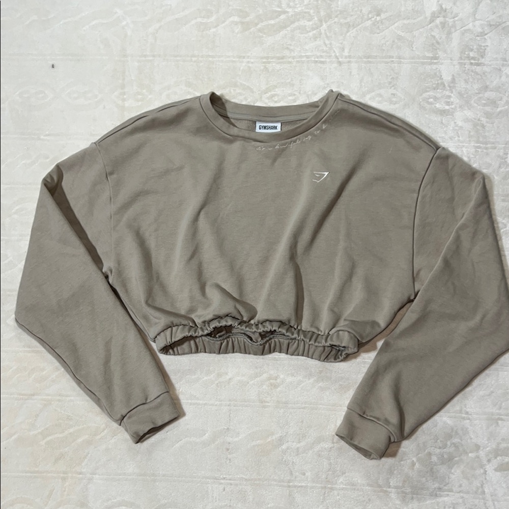 Gymshark Cropped Sweatshirt in Taupe